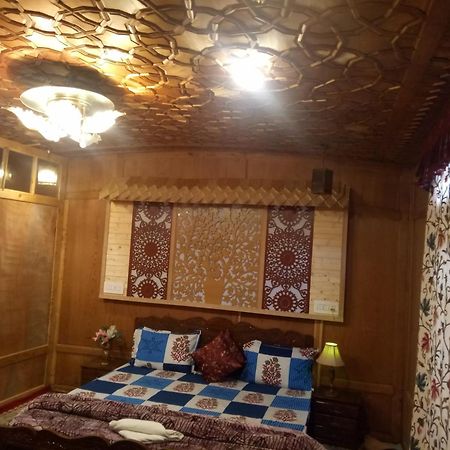 House Boat New Manora Bed & Breakfast Srinagar  Ngoại thất bức ảnh