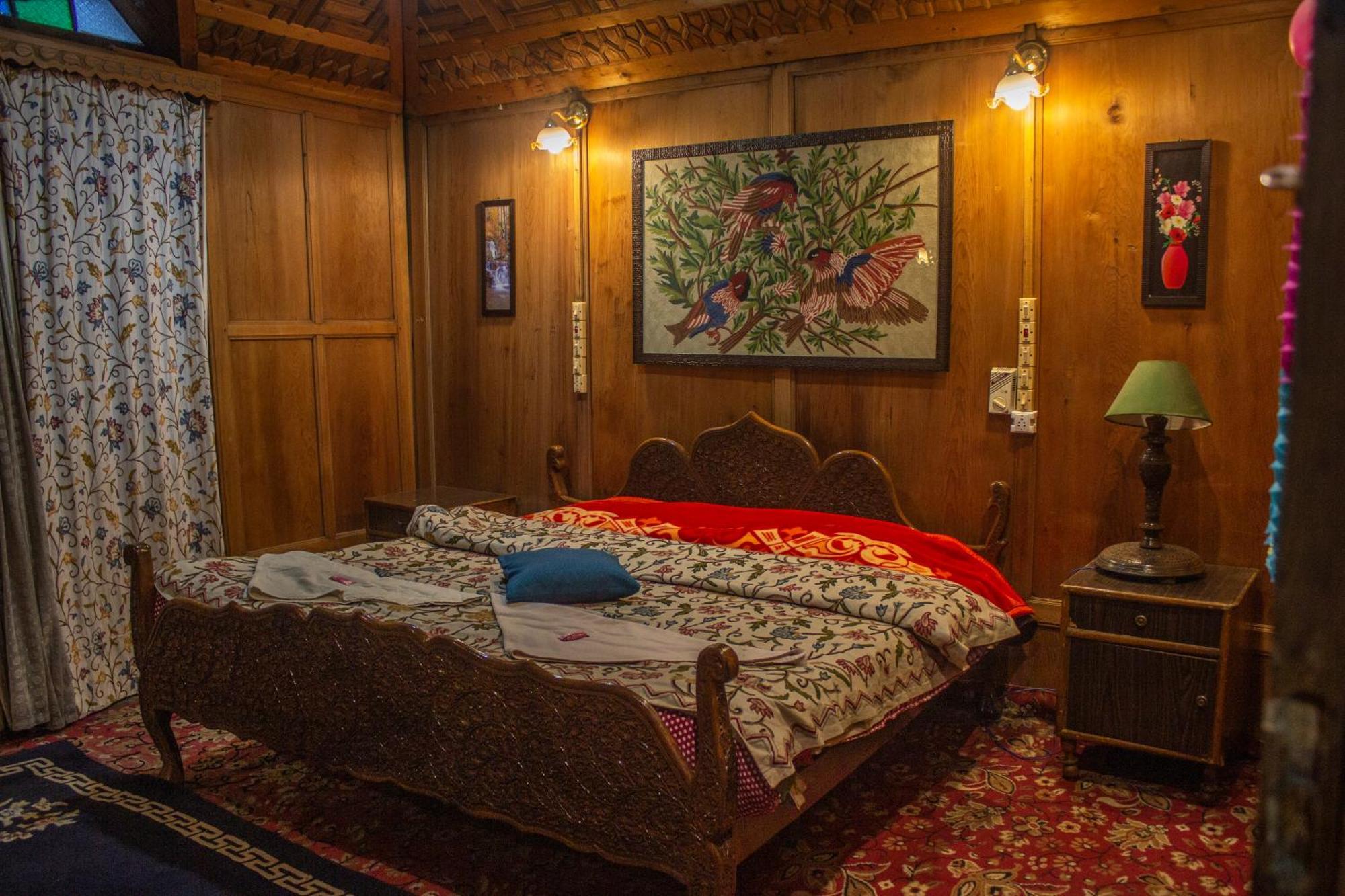 House Boat New Manora Bed & Breakfast Srinagar  Ngoại thất bức ảnh