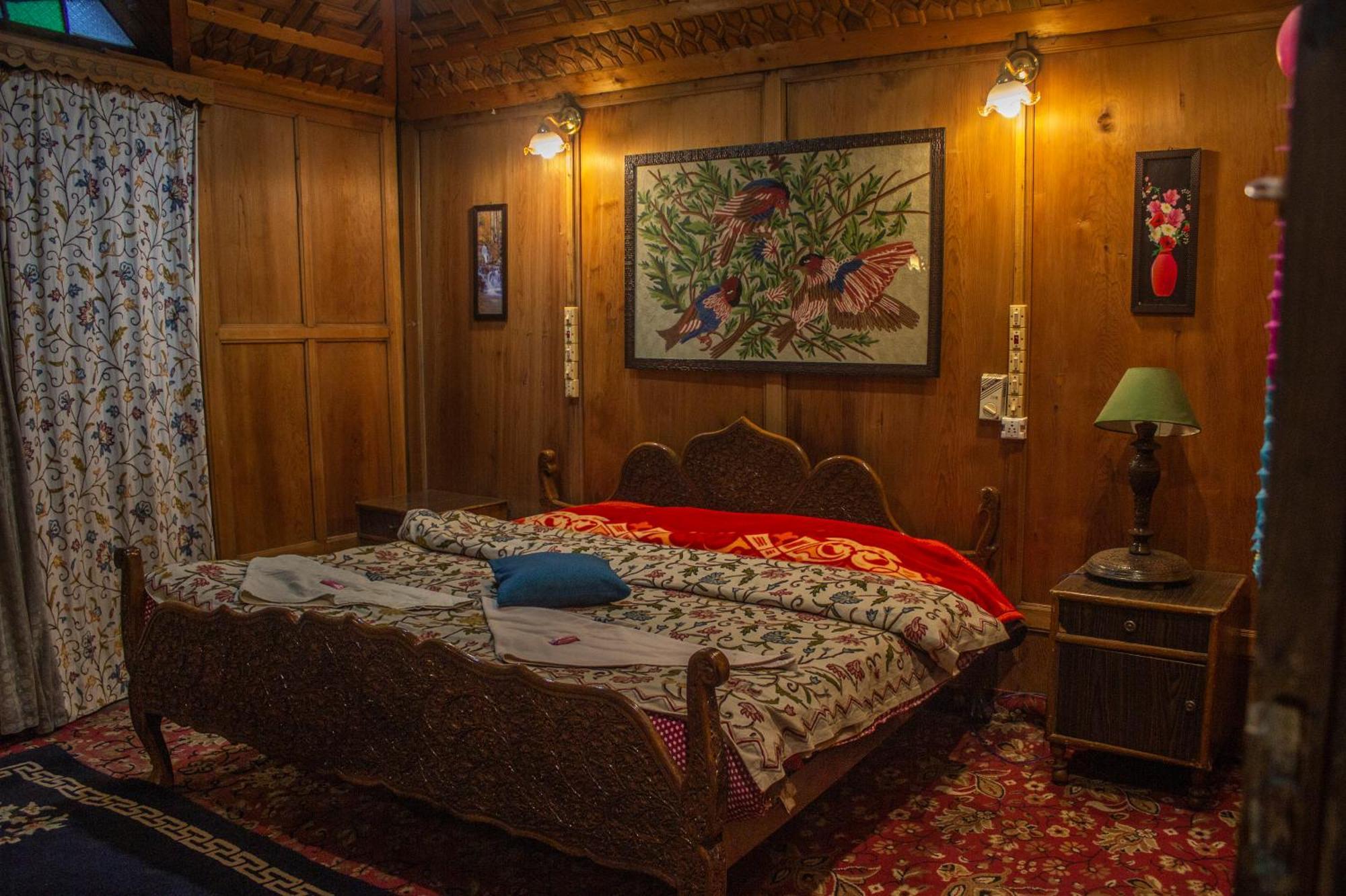 House Boat New Manora Bed & Breakfast Srinagar  Ngoại thất bức ảnh