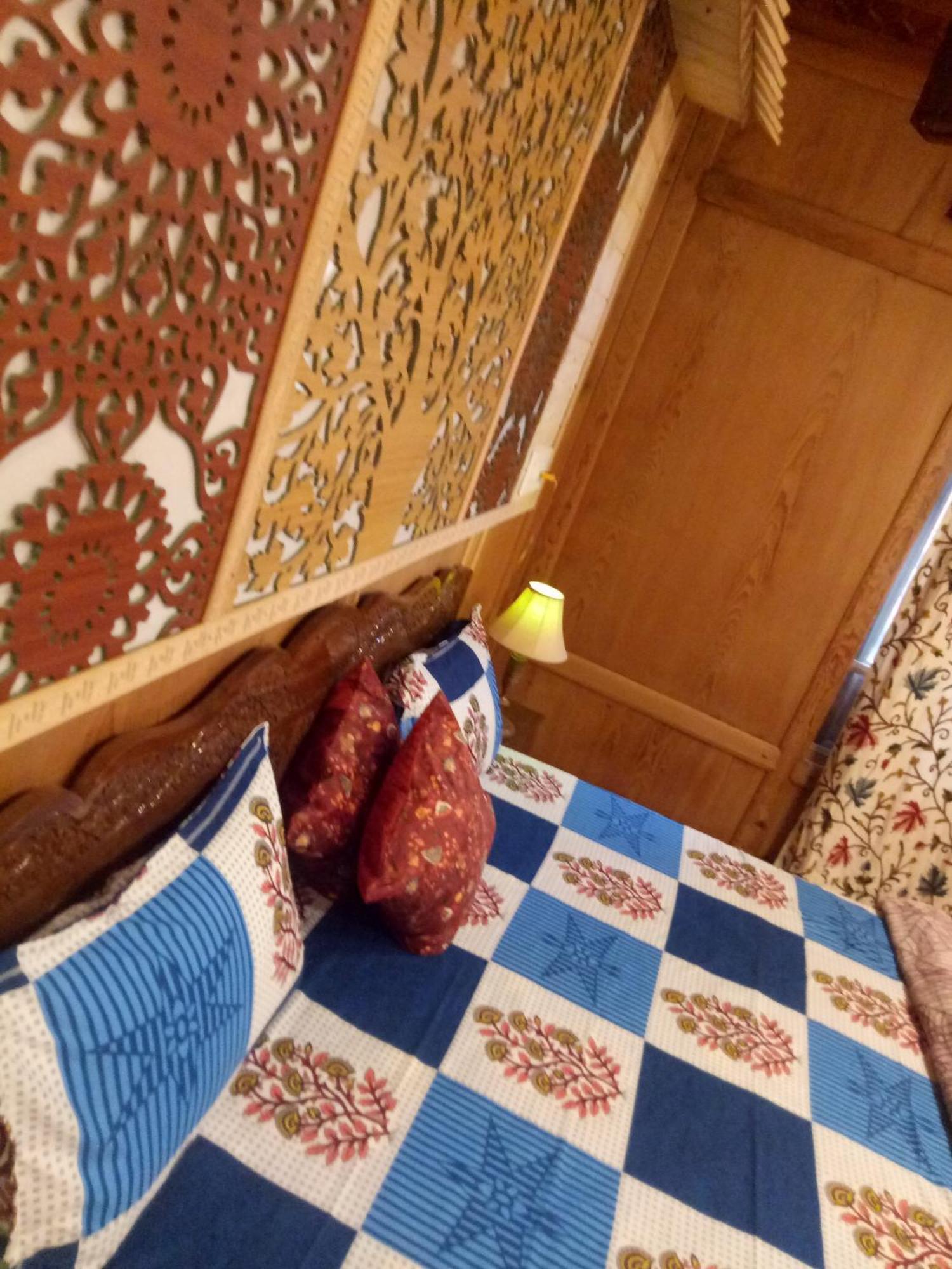 House Boat New Manora Bed & Breakfast Srinagar  Ngoại thất bức ảnh