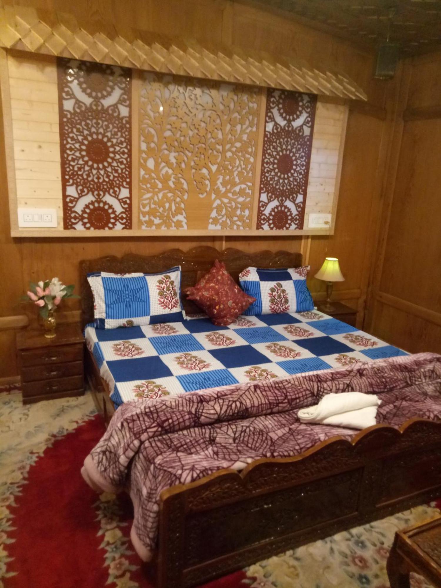 House Boat New Manora Bed & Breakfast Srinagar  Ngoại thất bức ảnh