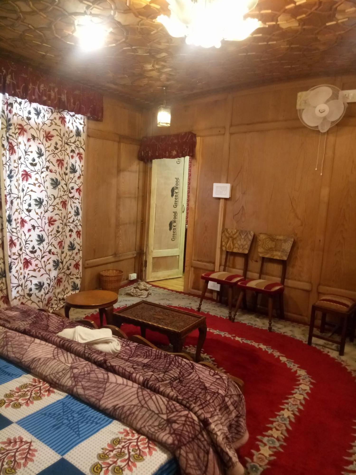 House Boat New Manora Bed & Breakfast Srinagar  Ngoại thất bức ảnh