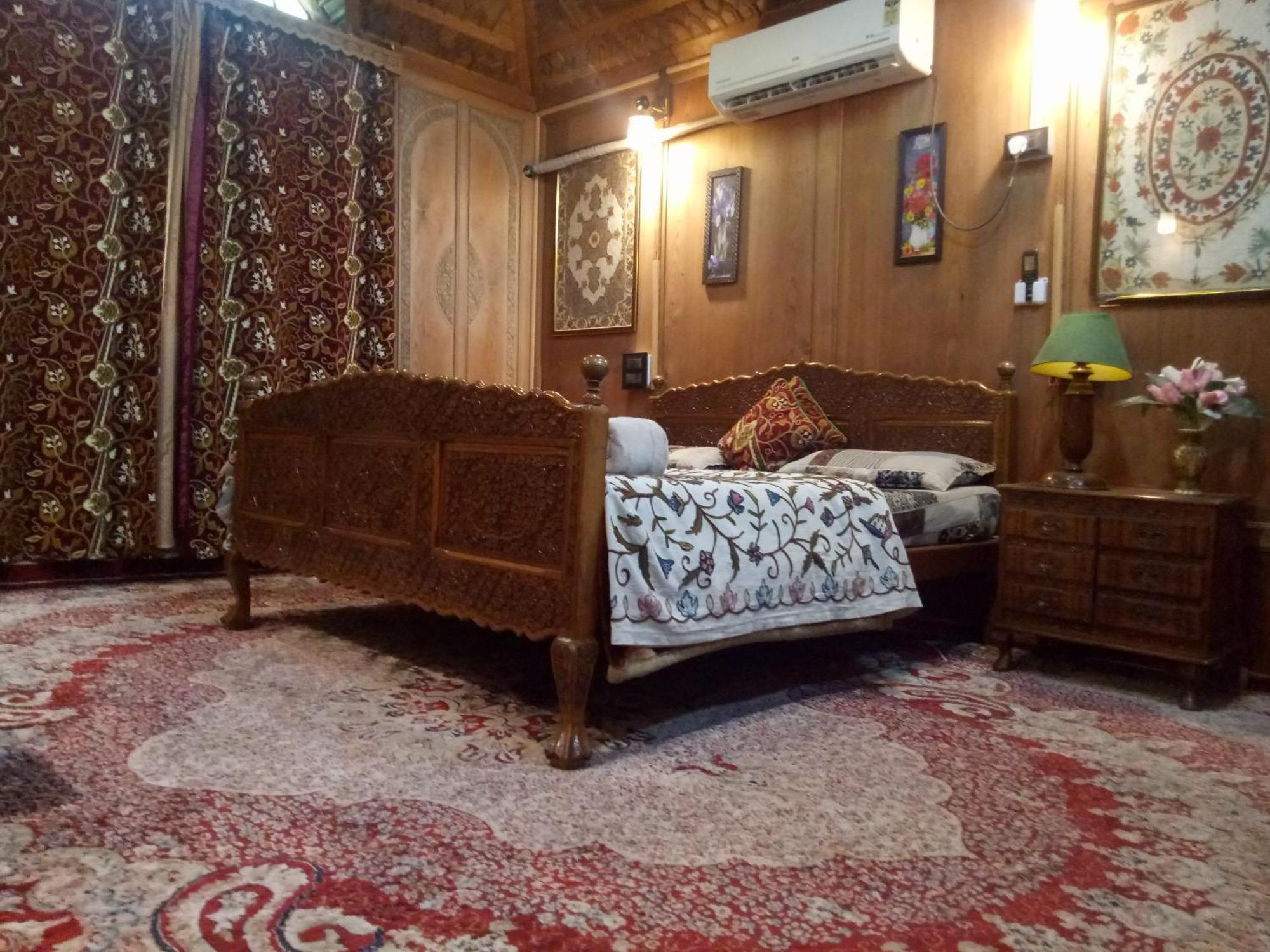 House Boat New Manora Bed & Breakfast Srinagar  Ngoại thất bức ảnh