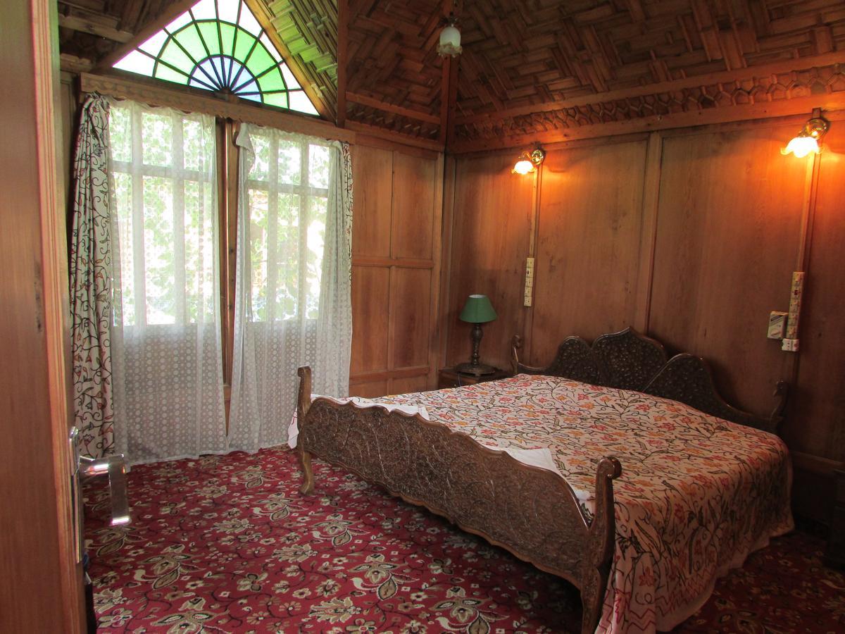 House Boat New Manora Bed & Breakfast Srinagar  Ngoại thất bức ảnh