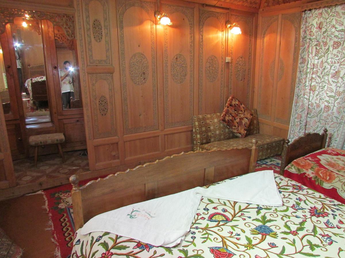 House Boat New Manora Bed & Breakfast Srinagar  Ngoại thất bức ảnh