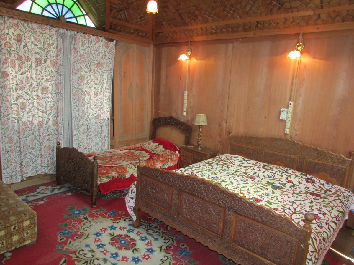 House Boat New Manora Bed & Breakfast Srinagar  Ngoại thất bức ảnh