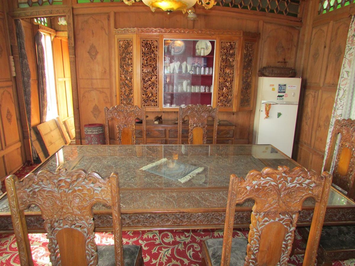 House Boat New Manora Bed & Breakfast Srinagar  Ngoại thất bức ảnh