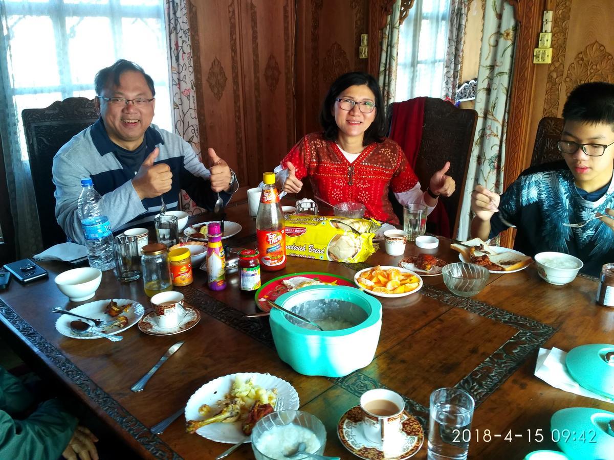 House Boat New Manora Bed & Breakfast Srinagar  Ngoại thất bức ảnh
